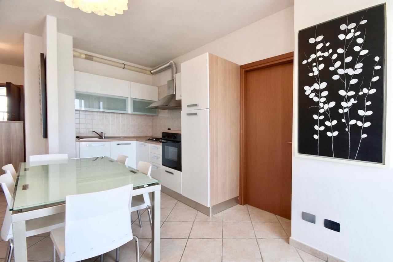 Isa-Apartments 4 Beds In Residence With Swimming-Pool In San Vincenzo, Just 600 Meters From The Sea 外观 照片